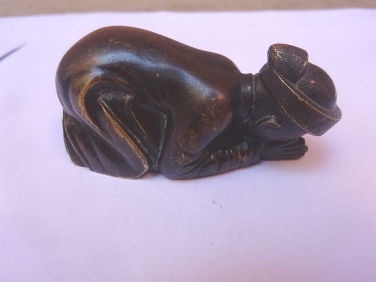 POIDS DE ROULEAU / A OPIUM ANTHROPOMORPHE EN BRONZE A PATINE BRUNE - Chine du S…