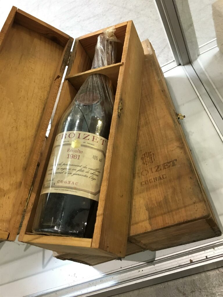 Cognac Croizet, 9 bouteilles, 1961.