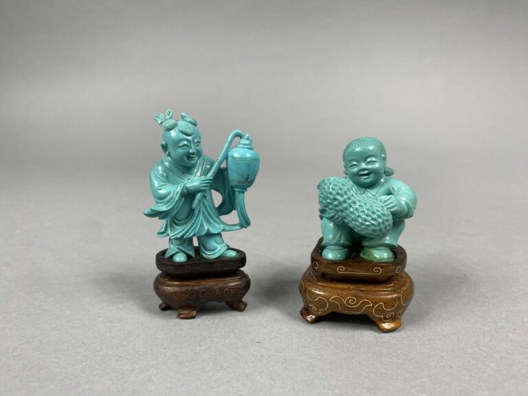 Chine - Ensemble de deux sujets en turquoise et composition sculptée représenta…