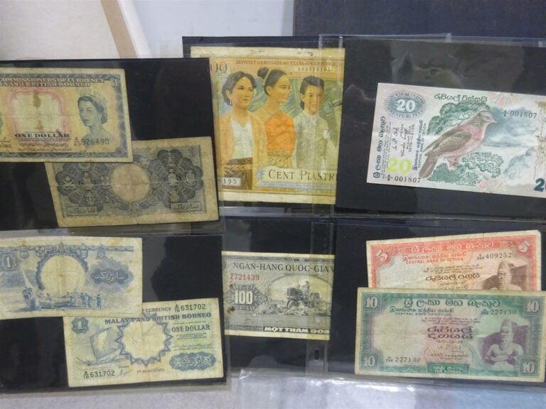 ASIE DONT VIETNAM / INDOCHINE - ACCUMULATION DE BILLETS ET DE TIMBRES - Epoque…