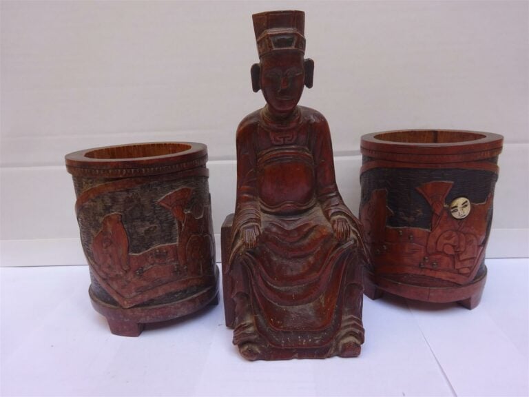 SUITE DE DEUX (2) POTS A PINCEAUX EN BAMBOU, BITONG / BIDONG - Japan, Période S…