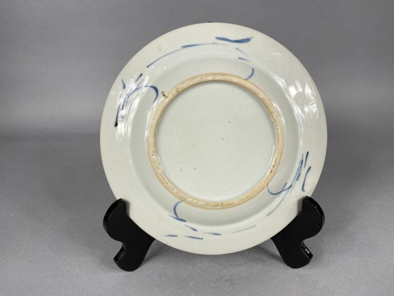 Chine - Ensemble de six assiettes en porcelaine bleu blanc à décor de branchage…