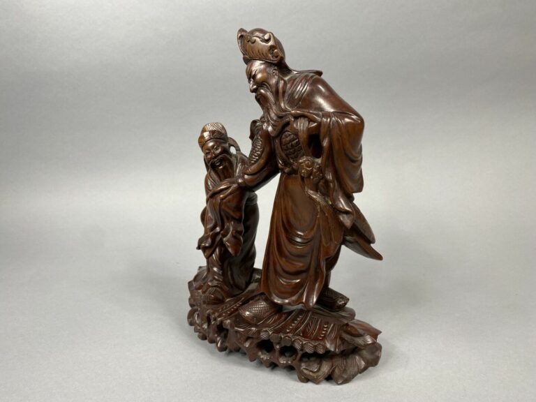 Chine - Sujet en bois sculpté figurant deux personnages dont un dignitaire - H…