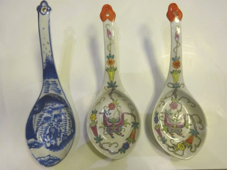 ACCUMULATION DE PORCELAINES - Chine et Vietnam, Epoque XXe siècle - Elle compre…
