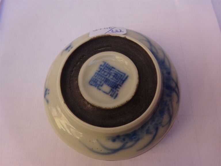 ACCUMULATION DE PORCELAINES - Chine et Vietnam, Epoque XXe siècle - Elle compre…