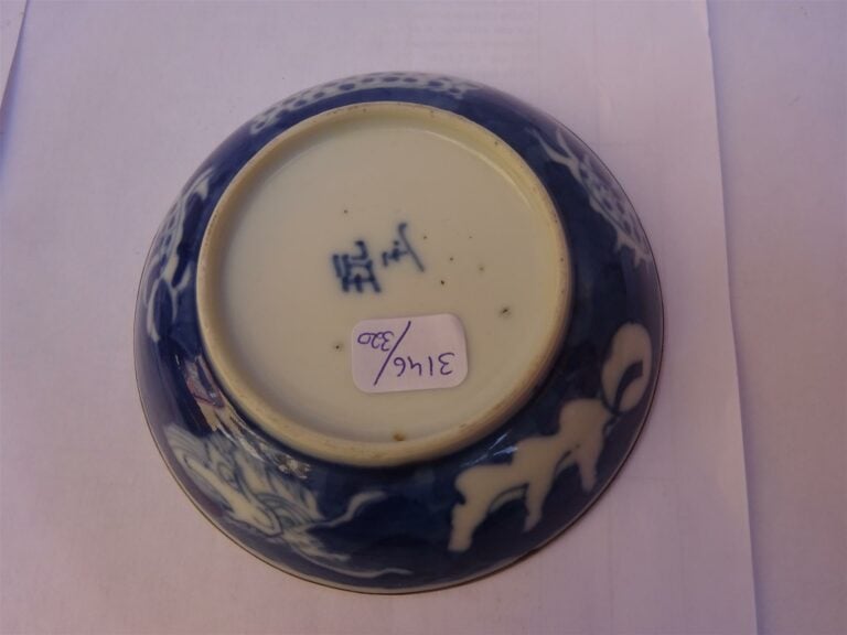 ACCUMULATION DE PORCELAINES - Chine et Vietnam, Epoque XXe siècle - Elle compre…