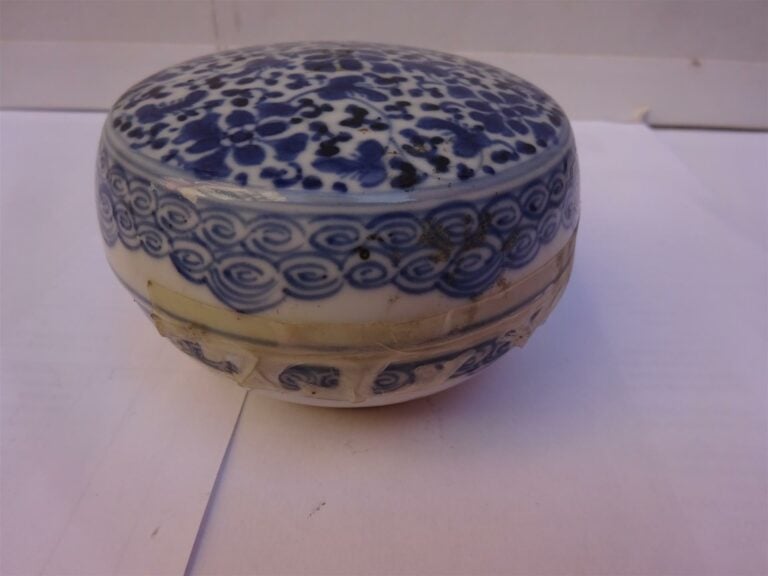 ACCUMULATION DE PORCELAINES - Chine et Vietnam, Epoque XXe siècle - Elle compre…