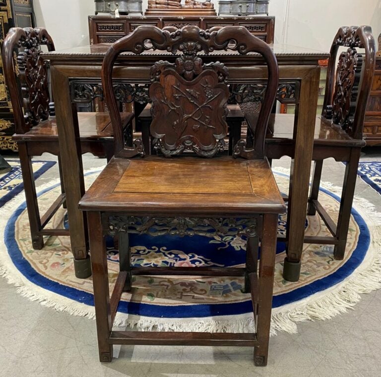 Chine - Mobilier de salon comprenant une table de forme carrée en bois exotique…