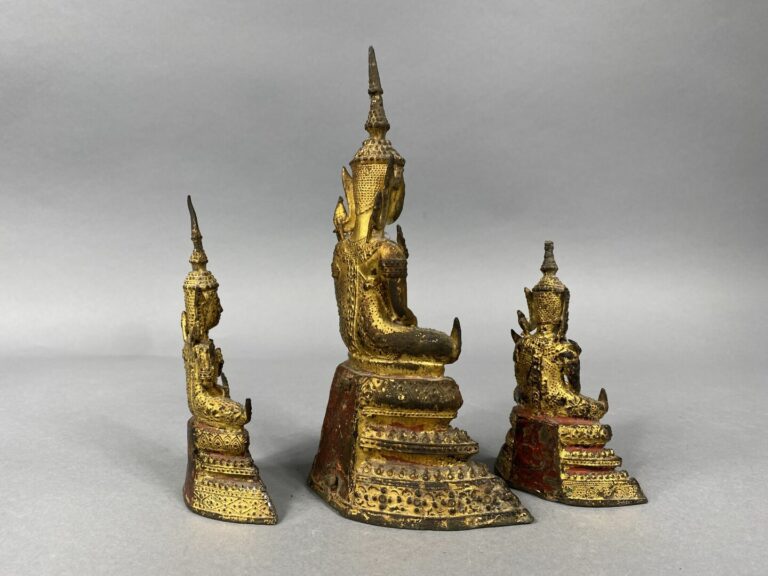 THAILANDE, Ratanakosin - Vers 1900 - Trois statuettes de bouddha Amitayux en br…