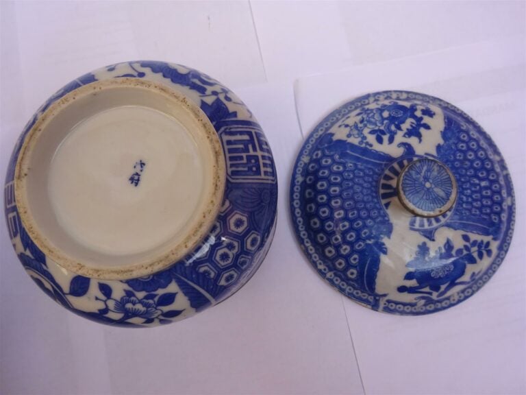 LOT DE TROIS (3) PORCELAINES BLEU BLANC - Vietnam / Indochine, Epoque XXe siècl…