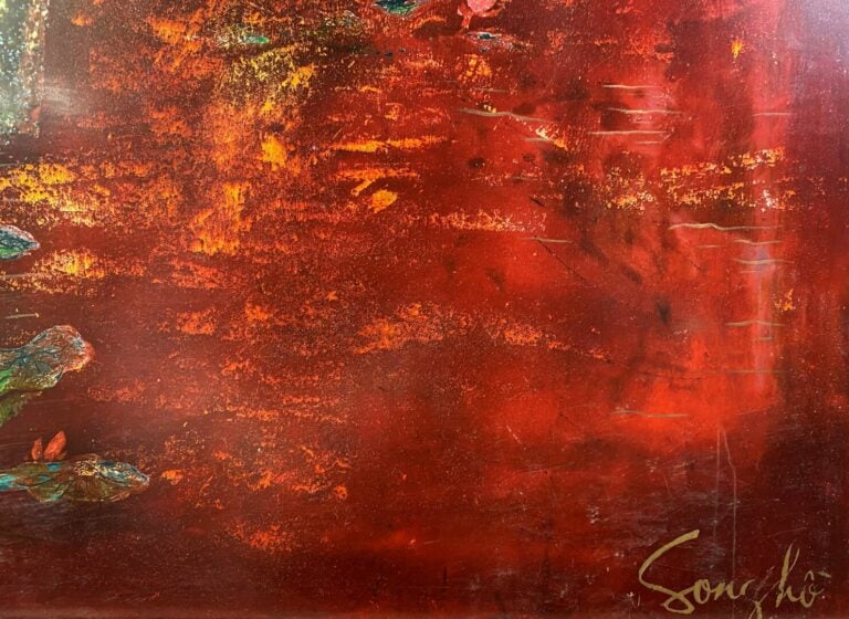Vietnam, XXe siècle - Panneau de bois laqué rouge avec incrustations de nacre à…