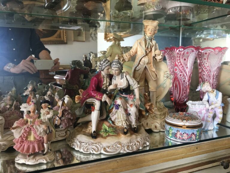 Lot de 2 de figurines en porcelaine (dresde concert..)