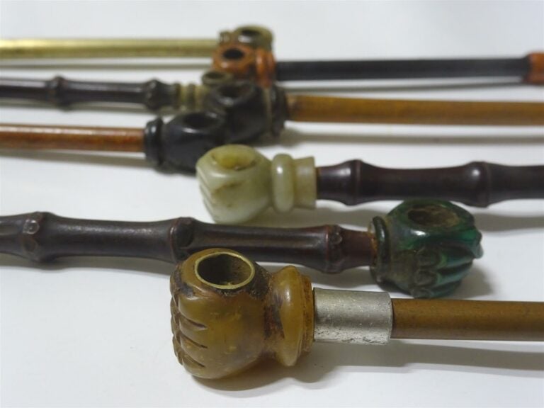 OPIUM - ACCUMULATION DE DOUZE (12) PIPES A OPIUM - Vietnam / Indochine, Epoque…