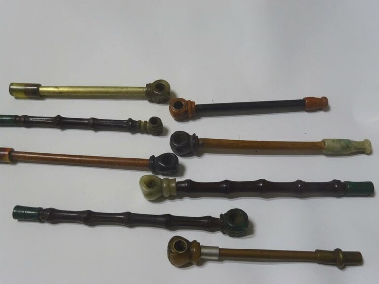 OPIUM - ACCUMULATION DE DOUZE (12) PIPES A OPIUM - Vietnam / Indochine, Epoque…