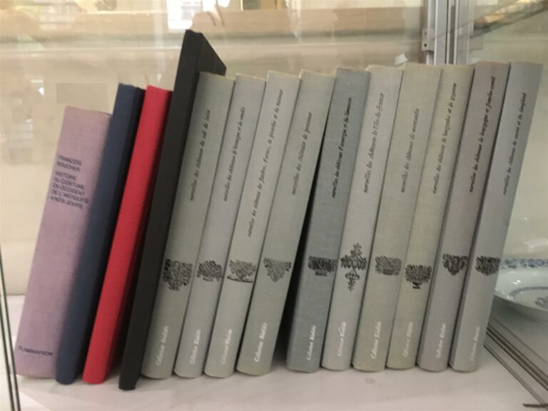 Collection "Merveilles et chateaux de ..." - Paris. Hachette. - 10 volumes in 4…