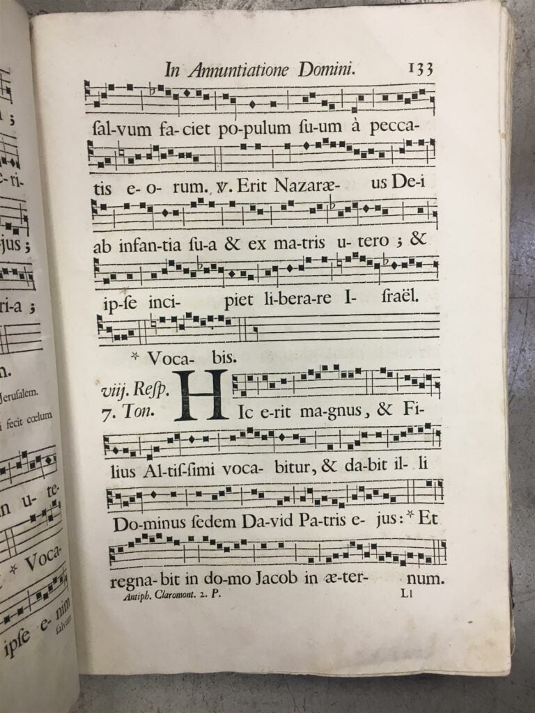 ANTIPHONAIRE - Antiphonarium Claramontense. Illustrimi et revendissimi in Chris…