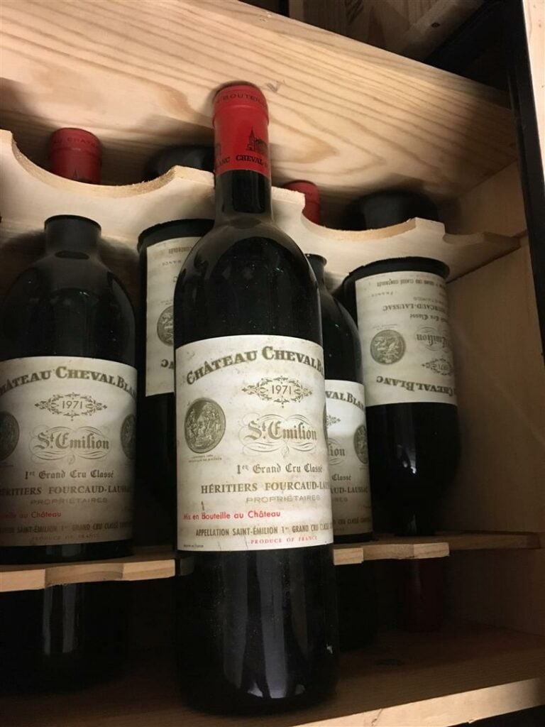 7 bouteilles, CHATEAU CHEVAL BLANC, 1er Grand Cru classé Saint-Emilion, 1971, c…
