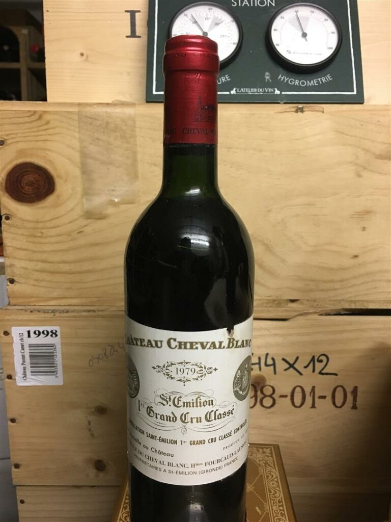 1 bouteille CHATEAU CHEVAL BLANC, 1er Grand Cru classé Saint-Emilion, 1979