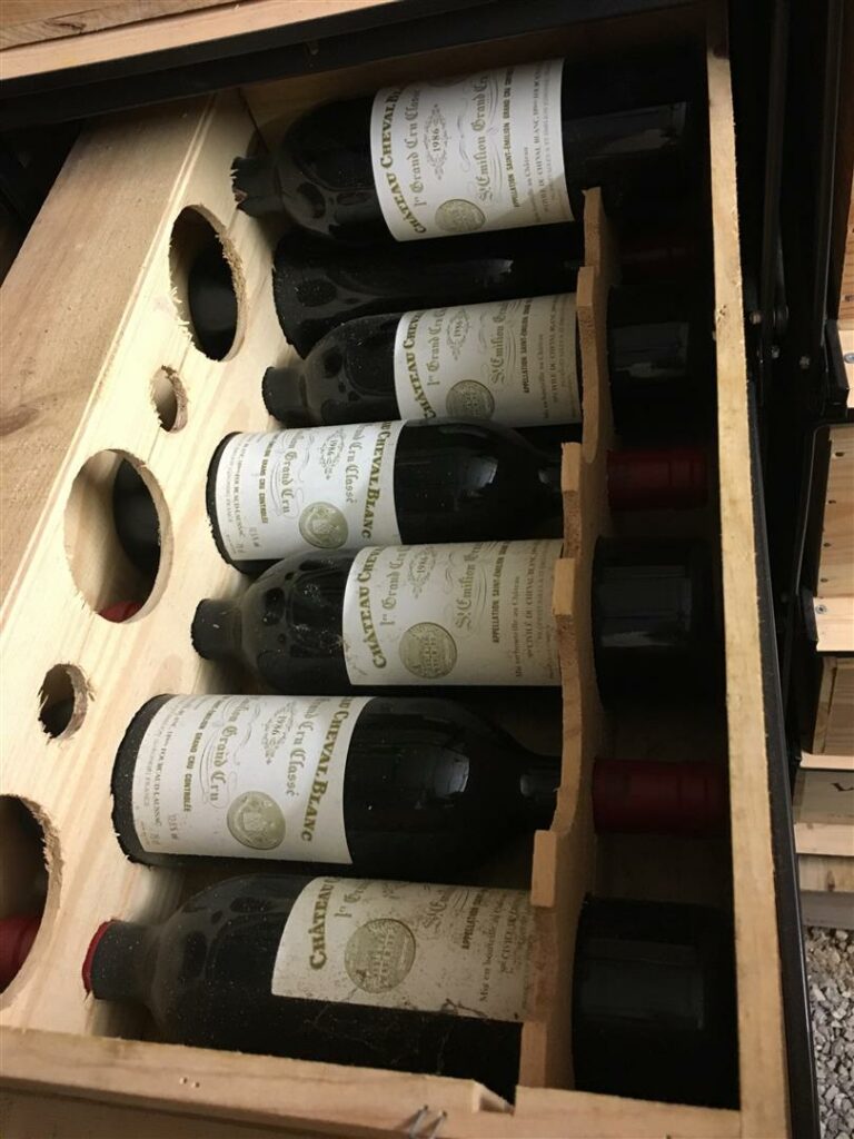 7 bouteilles, CHATEAU CHEVAL BLANC, 1er Grand Cru classé Saint-Emilion, 1986, c…