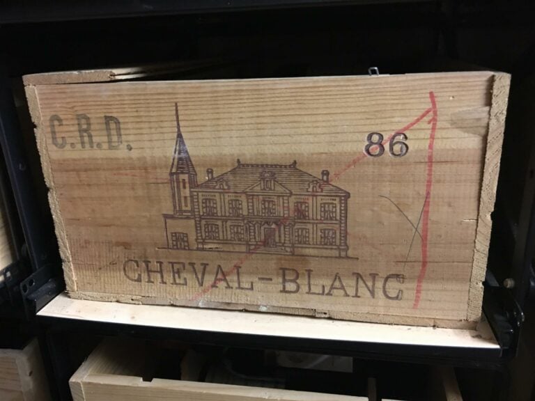 7 bouteilles, CHATEAU CHEVAL BLANC, 1er Grand Cru classé Saint-Emilion, 1986, c…