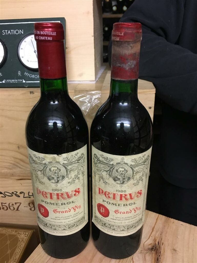 2 bouteilles, CHATEAU PETRUS, Pomerol, 1986.