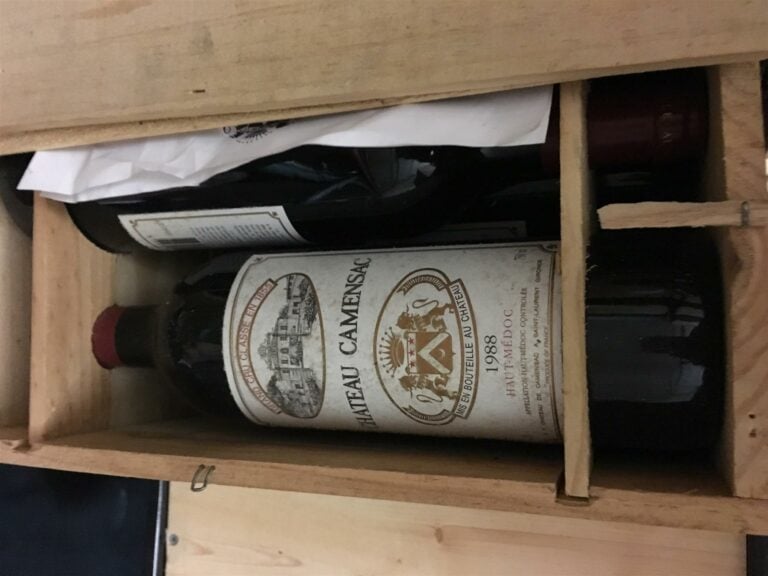 6 bouteilles, CHATEAU CAMENSAC, 5e Grand Cru de Haut-Medoc, 1988.