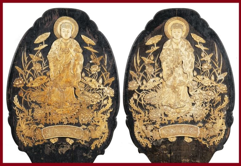 [X] ELEMENT D'ARCHITECTURE OU D'AUTEL BOUDDHIQUE EN BOIS APPLIQUE D'OS - Chine,…