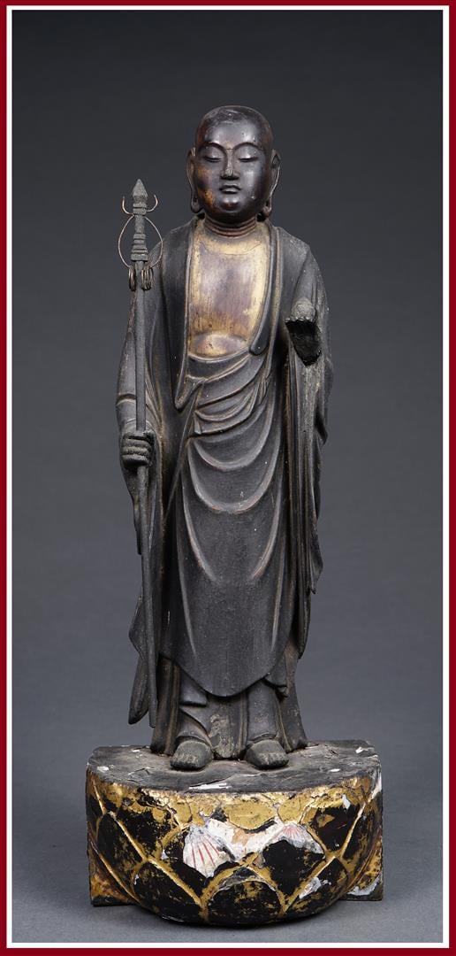 SCULPTURE EN BOIS LAQUE A L'EFFIGIE DE JIZO - Japon, Epoque Edo - Le bodhisattv…