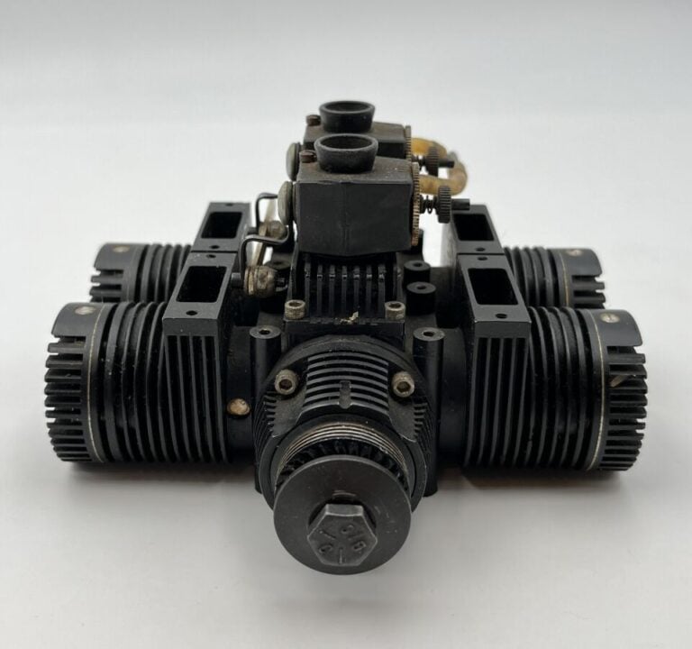 1 moteur Ross - USA 4 cylindres à plat, neuf