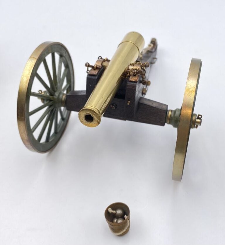 3 canons maquette de marque Porcher - Italie, en BO; bois et bronze avec access…