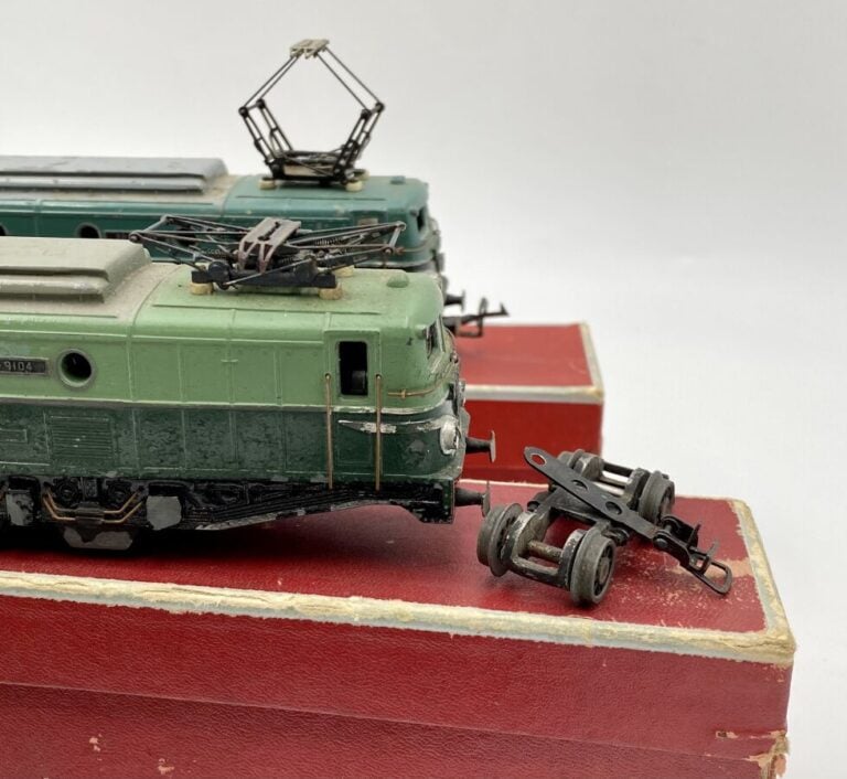 3 loco GERARD en BO : 2 loco 2D2 et ALLARD Pullmann BB 63614 en BO