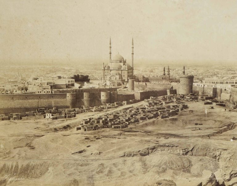 ACCUMULATION DE SEIZE (16) PHOTOGRAPHIES / VUES D'EGYPTE ET VARIA - Elles donne…