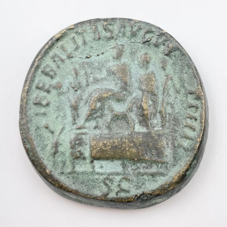 Alexandre Sévère (222-235). Surmoulage d'un sesterce à la quatrième Libéralité…