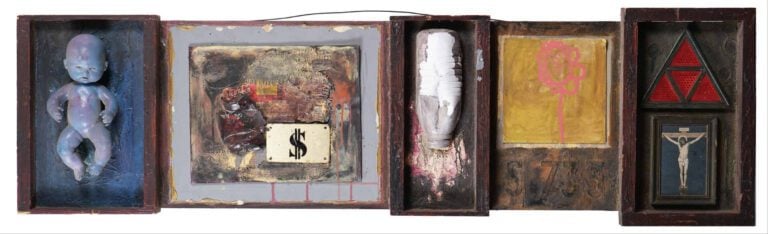 ANONYME - Sans titre - Relief polychrome avec baigneur, bouteille, canette, tex…
