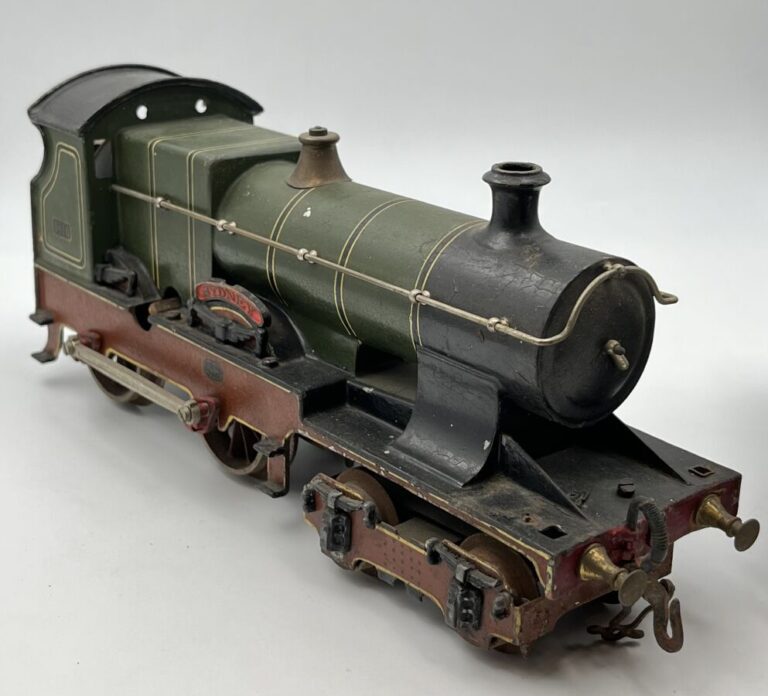 Bing; loco type vapeur 220 " Sydney 3410 " avec tender 3 axes, en tôle peinte à…