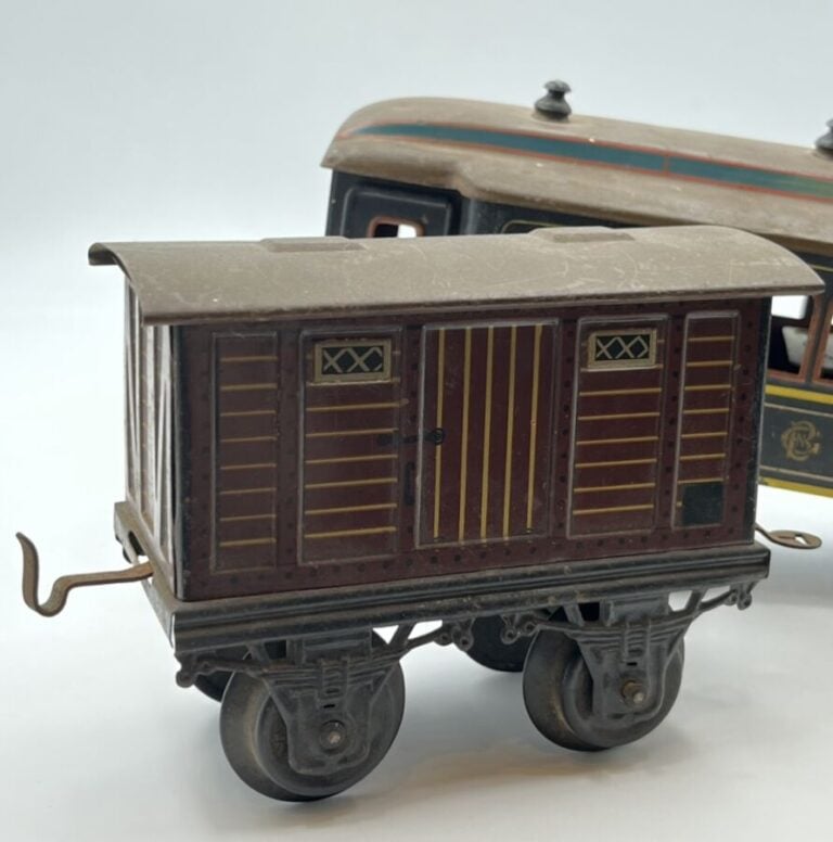 Bing vers 1905, 1 fourgon et wagon dining-car aménagé incomplet