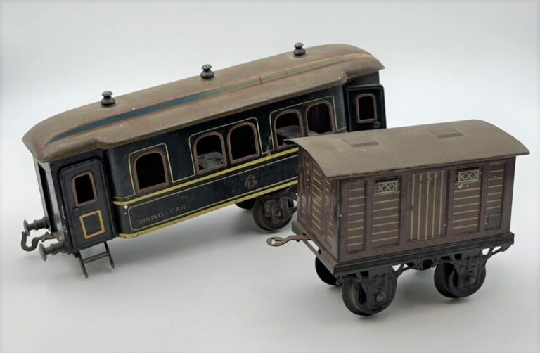 Bing vers 1905, 1 fourgon et wagon dining-car aménagé incomplet