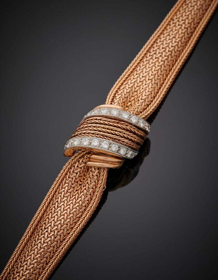 BLANCPAIN - UTI - BRACELET MONTRE « noeud » de dame en or jaune (750‰). La mont…