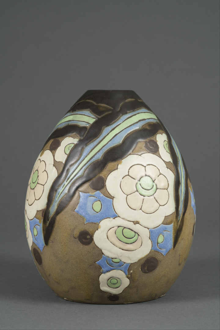 BOCH FRERES LA LOUVIERE KERAMIS - Vase en grès de forme ovoïde à décor floral p…