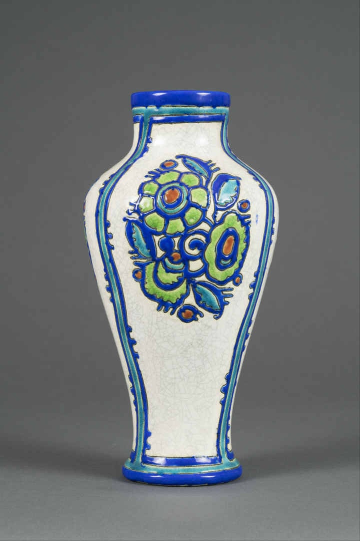 BOCH FRERES LA LOUVIERE - Paire de vases de forme balustre en faïence émaillée…