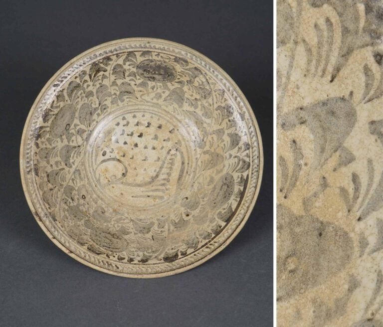 BOL CAMPANIFORME EN CERAMIQUE A DECOR DE FEUILLES - Thaïlande, Probalement Sukh…