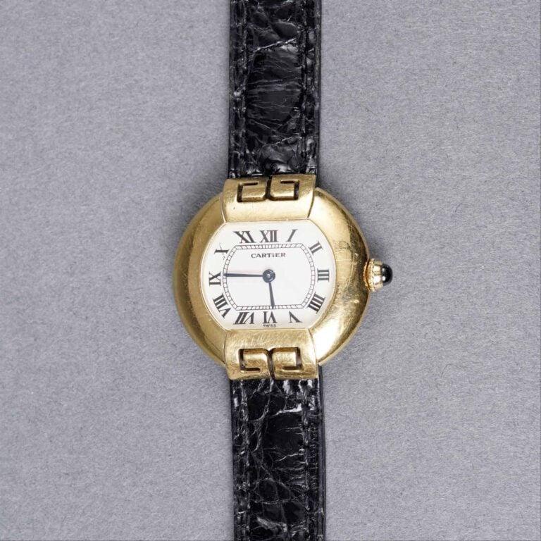 CARTIER - Modèle ELLIPSE - Montre bracelet de dame en or 18K (750%o). - Modèle…