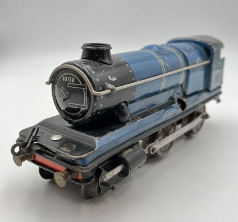 Chad Valley, loco type vapeur 220 manque le tender, tôle lithographié, mica d'h…