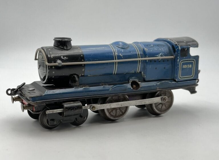 Chad Valley, loco type vapeur 220 manque le tender, tôle lithographié, mica d'h…