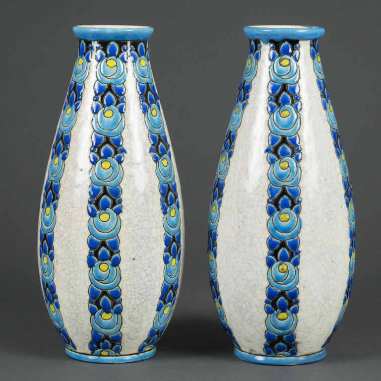 CHARLES CATTEAU (1880-1966) & BOCH FRERES LA LOUVIERE - Paire de vases en faïen…