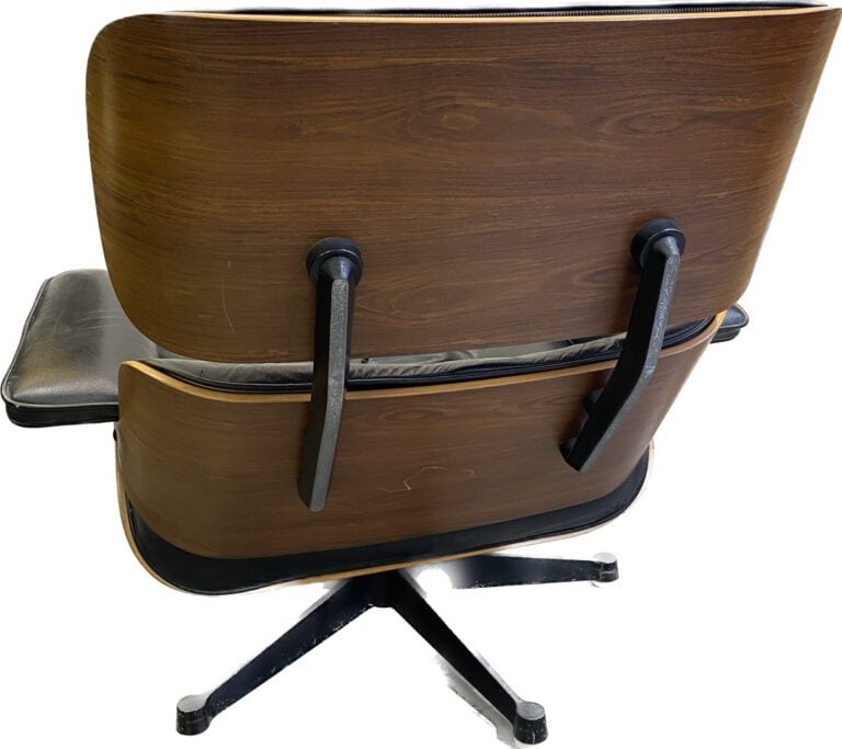 Charles EAMES (1907-1978) & Ray EAMES (1912-1988) - Fauteuil et son ottoman mod…