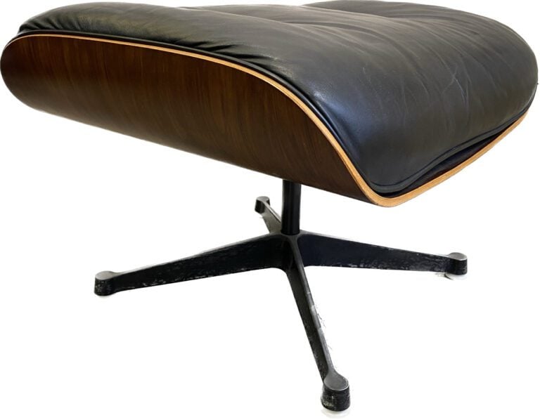 Charles EAMES (1907-1978) & Ray EAMES (1912-1988) - Fauteuil et son ottoman mod…