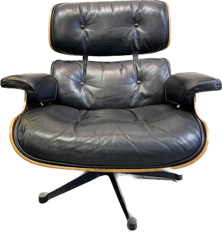 Charles EAMES (1907-1978) & Ray EAMES (1912-1988) - Fauteuil et son ottoman mod…