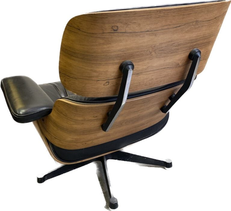 Charles EAMES (1907-1978) & Ray EAMES (1912-1988) - Fauteuil et son ottoman mod…