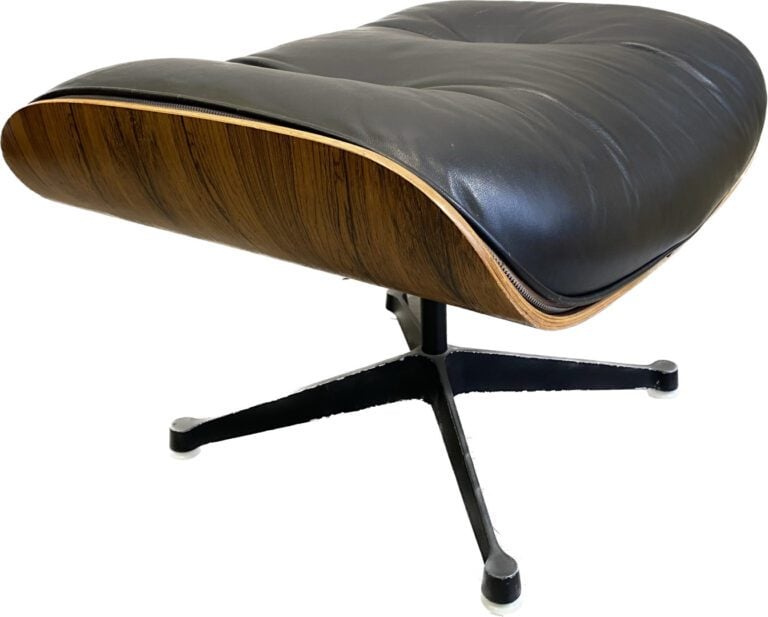 Charles EAMES (1907-1978) & Ray EAMES (1912-1988) - Fauteuil et son ottoman mod…